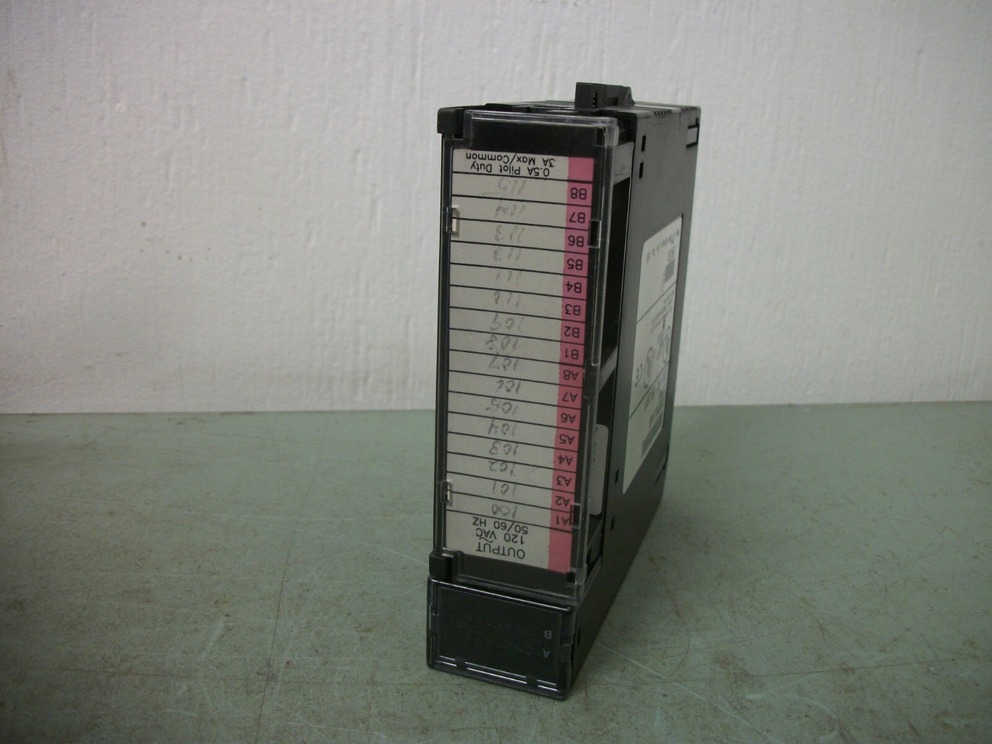 GE FANUC 120VAC .5AMP 16PT OUTPUT MODULE IC693MDL340D