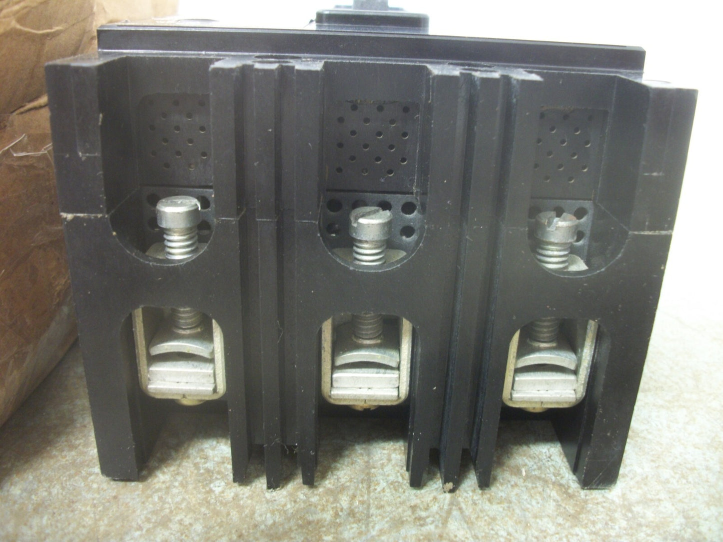 WESTINGHOUSE MCP CIRCUIT BREAKER MCP0322C 3AMP 600VOLT 3POLE NIB CHIPPED