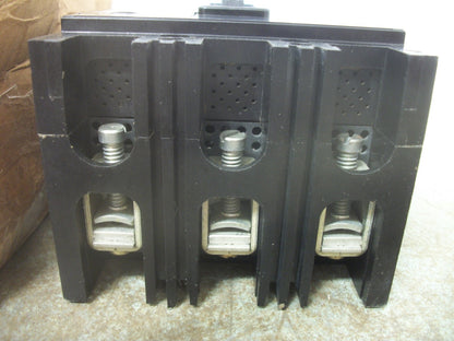 WESTINGHOUSE MCP CIRCUIT BREAKER MCP0322C 3AMP 600VOLT 3POLE NIB CHIPPED