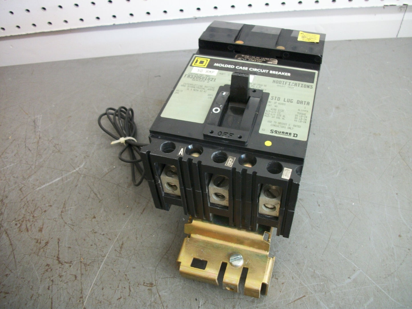 SQUARE D I-LINE FA CIRCUIT BREAKER FA320501021 50AMP 240VOLT 3POLE GRAY W/SHUNT