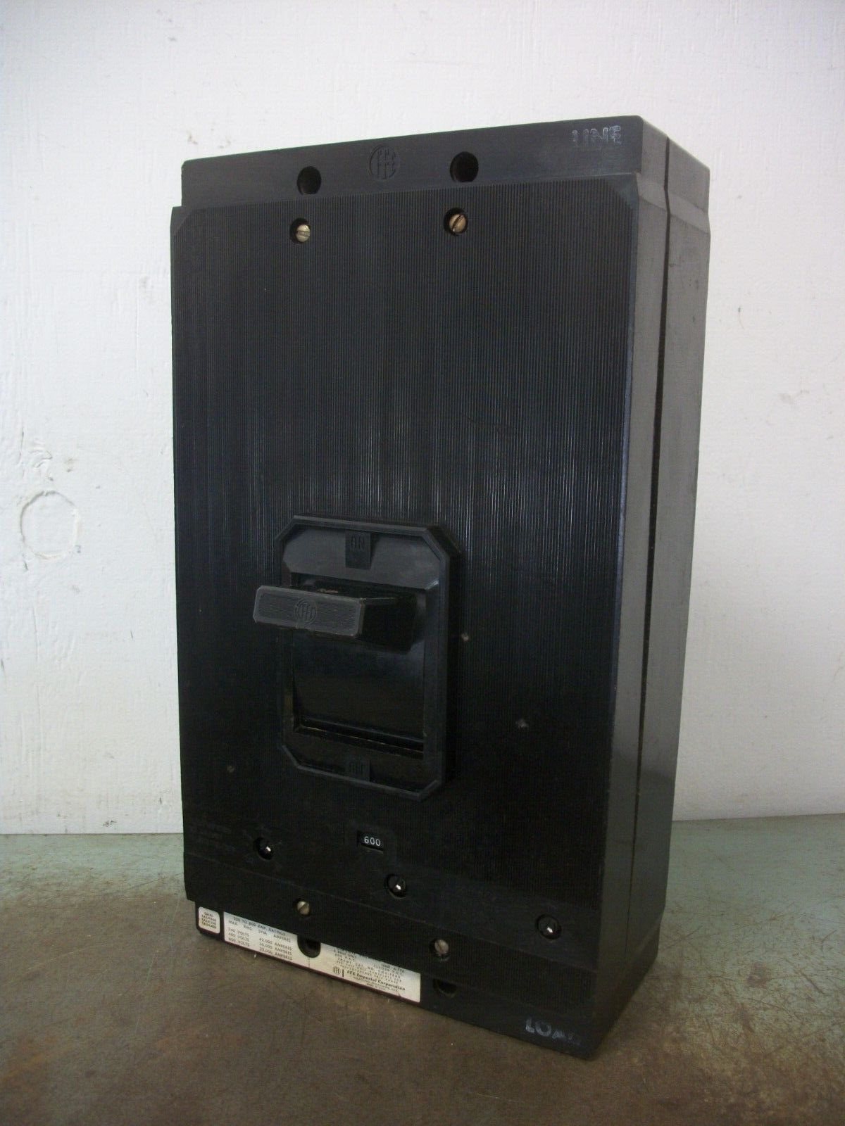 SIEMENS ITE KM3 CIRCUIT BREAKER KM3F800 800AMP 600VOLT 3POLE W/600A TRIP