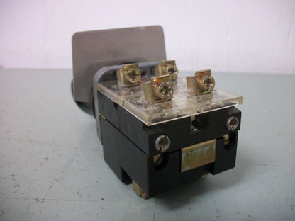 FURNAS RED ILLUMINATED PUSH/PULL SWITCH BUTTON 52PA2G2A 120VOLT