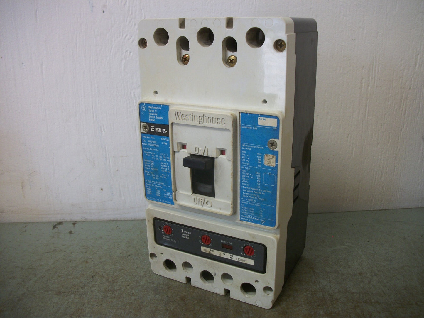 WESTINGHOUSE HKD CIRCUIT BREAKER HKD3400F 400AMP 600VOLT 3POLE W/300A TRIP