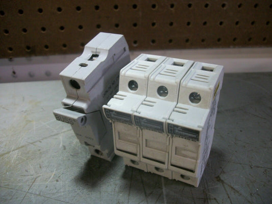 LOT OF 4 BUSSMANN FUSEHOLDERS CHCC CHM1 30AMP 600VOLT