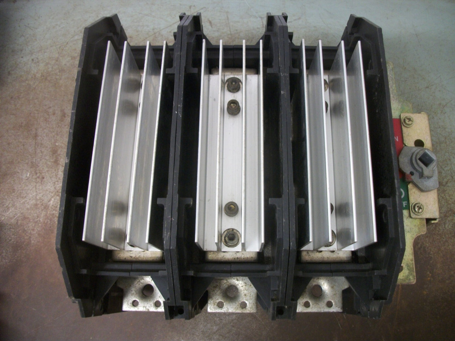 ALLEN-BRADLEY NON-FUSIBLE DISCONNECT SWITCH 194R-NN400P3 400AMP 600VOLT 3POL NOB