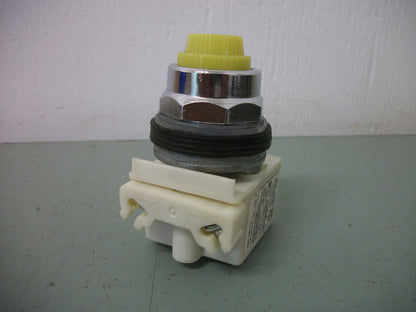 SQUARE D YELLOW ILLUMINATED MOMENTARY PUSHBUTTON 9001KM1LY