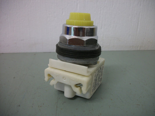 SQUARE D YELLOW ILLUMINATED MOMENTARY PUSHBUTTON 9001KM1LY