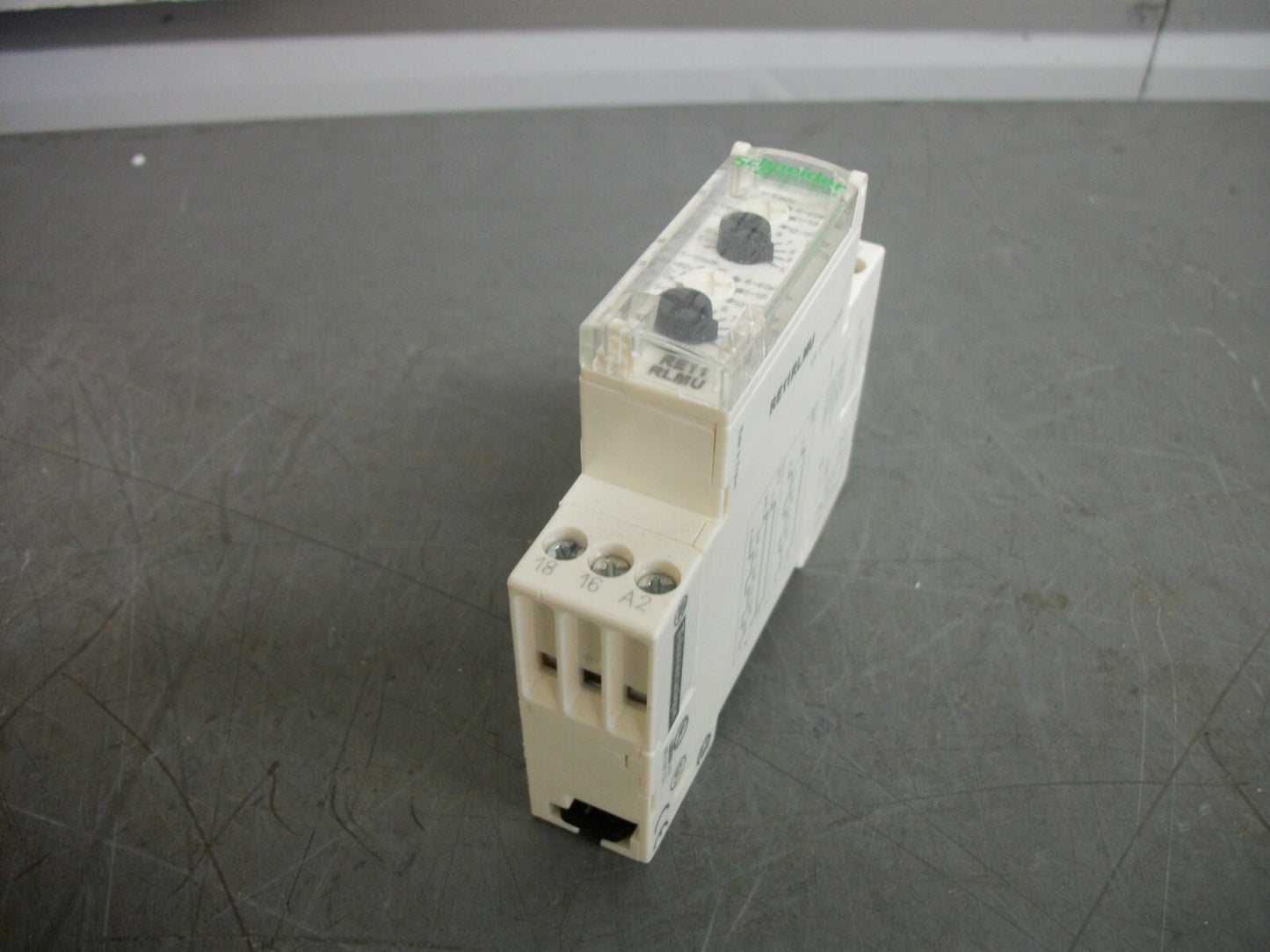 TELEMECANIQUE ASYMMETRICAL FLASHING RELAY RE11RLMU 0.1SEC-100H 24VDC 24-240VAC