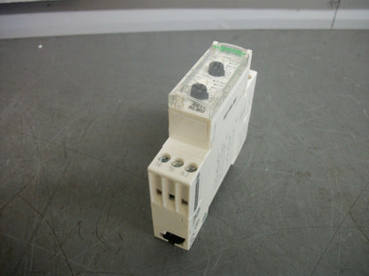 TELEMECANIQUE ASYMMETRICAL FLASHING RELAY RE11RLMU 0.1SEC-100H 24VDC 24-240VAC