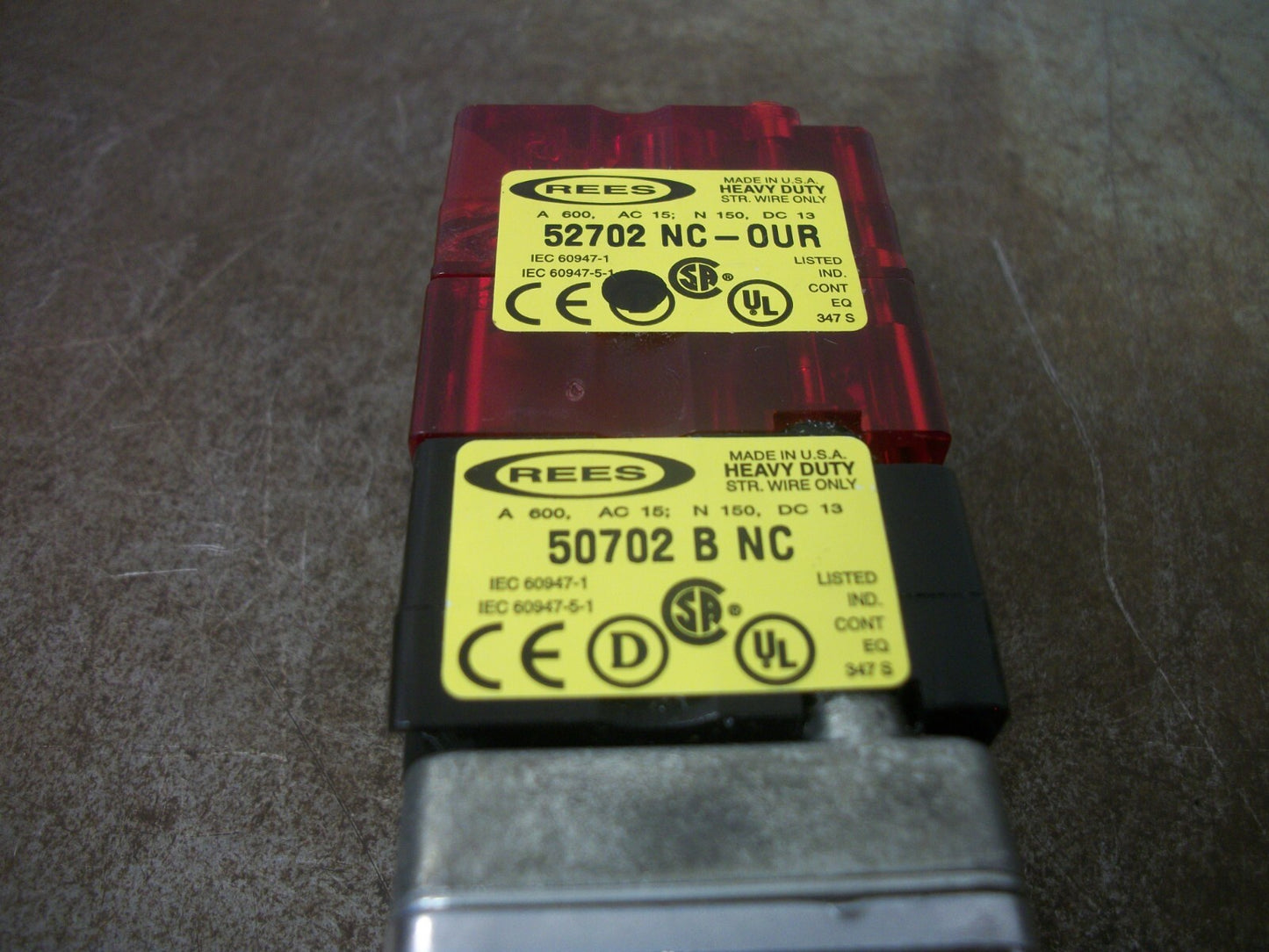 REES RED JUMBO MUSHROOM PUSHBUTTON W/ PADLOCK 40102-502