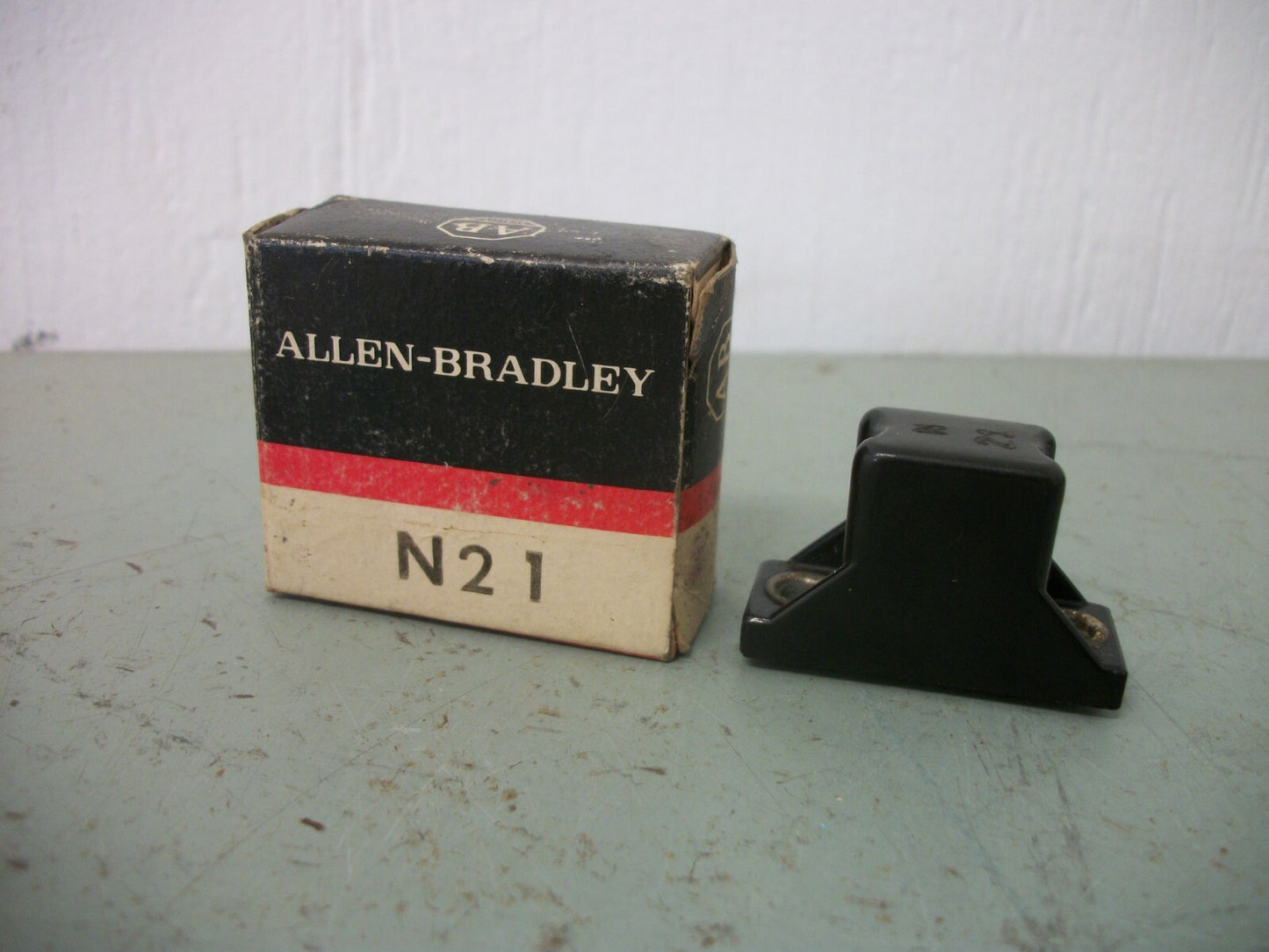 ALLEN-BRADLEY OVERLOAD RELAY THERMAL HEATER N21 NIB