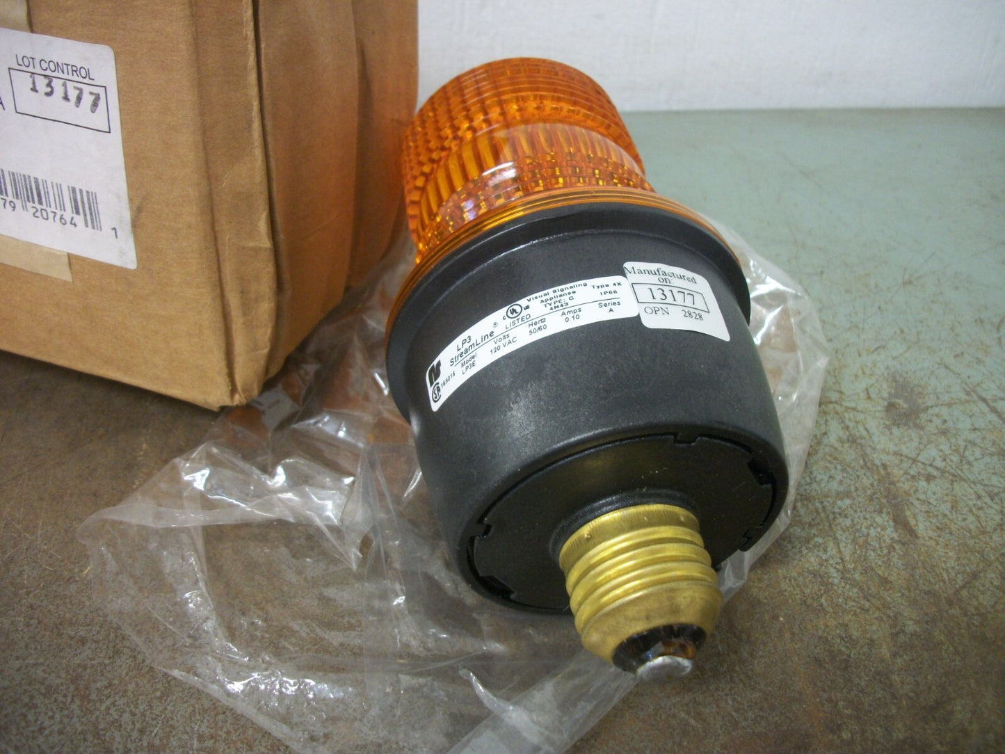 FEDERAL SIGNAL STREAMLINE AMBER STROBE LIGHT LP3E-120A 120VOLT NIB