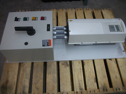 ABB AC DRIVE ACH401600935 480VOLT 3PH 15.3AMP W/DISCONNECT BOX