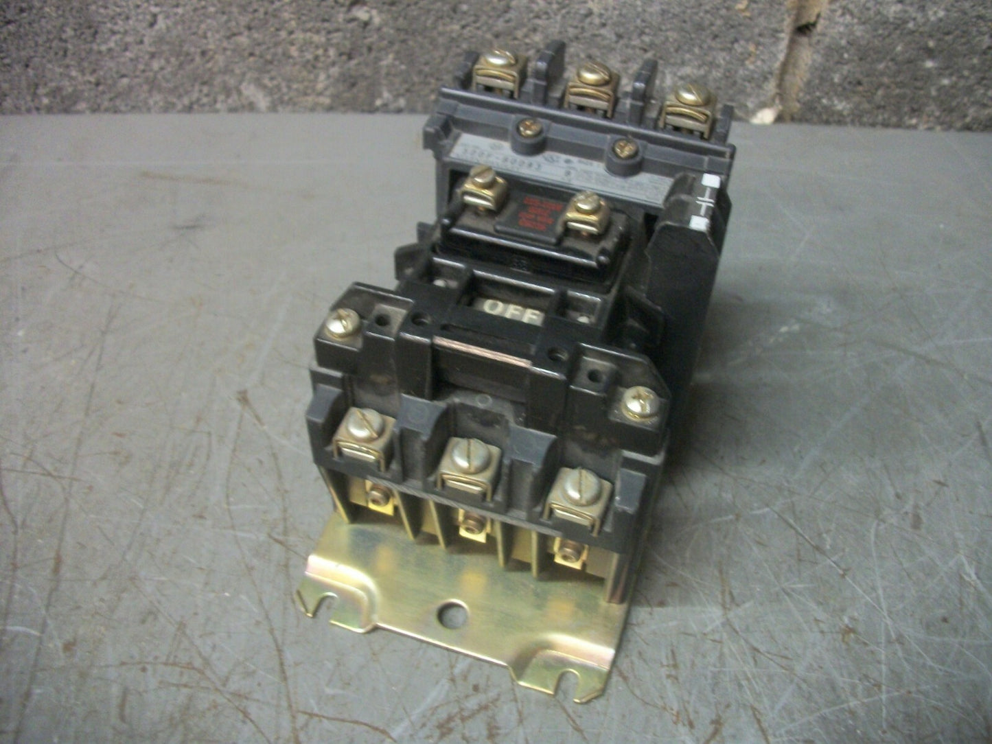 ALLEN-BRADLEY SIZE 1 CONTACTOR 500F-BOD93 27AMP 120VCOIL 3PH 600V 10HP