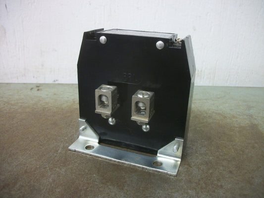 CUTLER-HAMMER CURRENT TRANSFORMER D60LT2 1-9AMP 600VOLT NOB