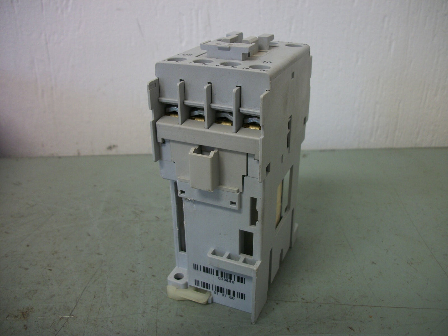 ALLEN-BRADLEY CONTACTOR 100-C09Z*10 25AMP 24VCOIL 3PH 600V 7.5HP