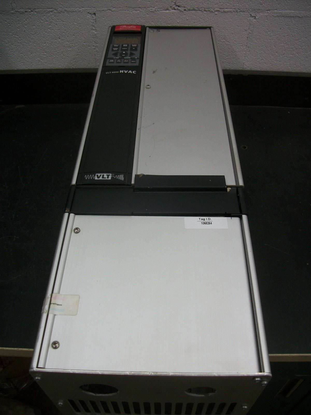 DANFOSS VLT 6000 VLT 6027 25HP HVAC AC DRIVE GT4CN1STR0DLF00A00C0 460VOLT 34AMP