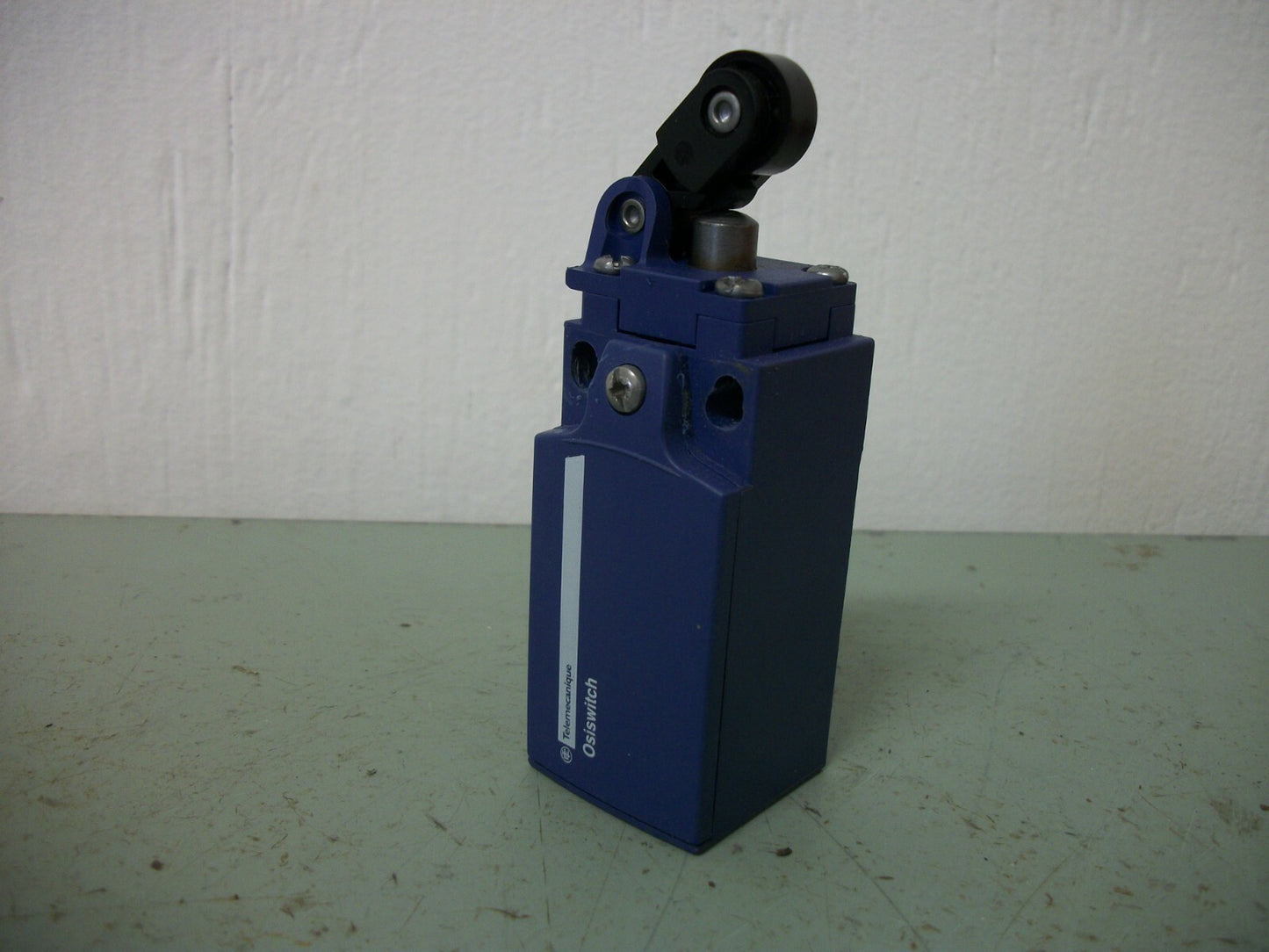 TELEMECANIQUE LIMIT SWITCH XCKN2121P20