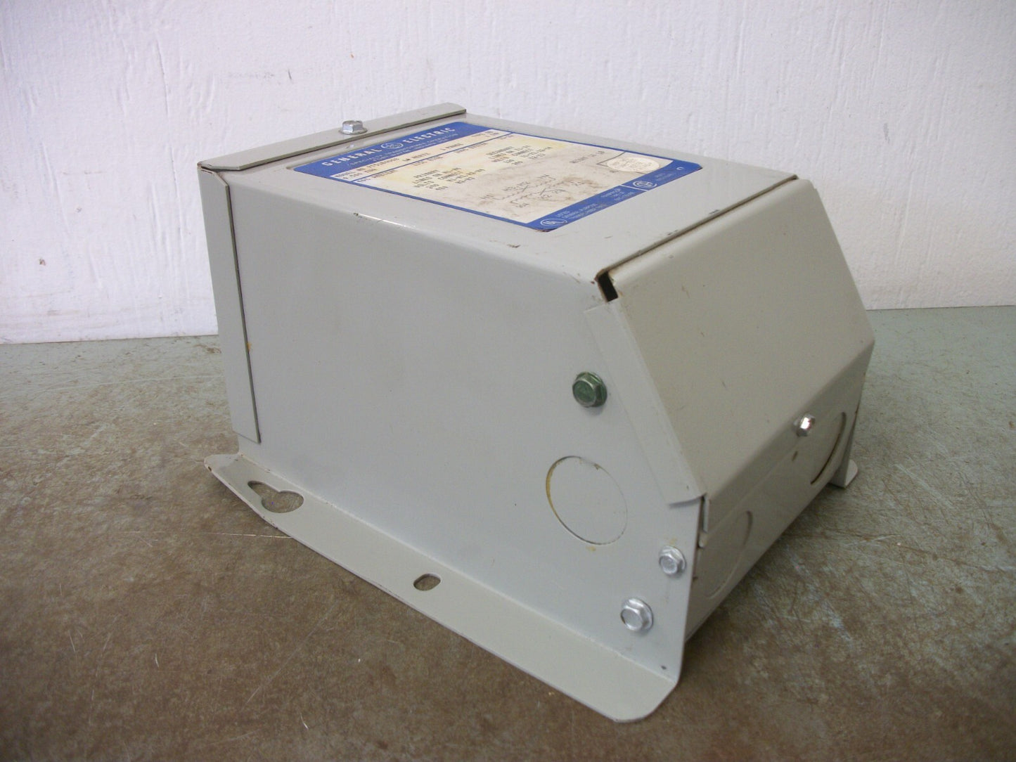 GE 0.500KVA 1PH TRANSFORMER 9T51B0008 HV 240X480 LV 120/240 NOB