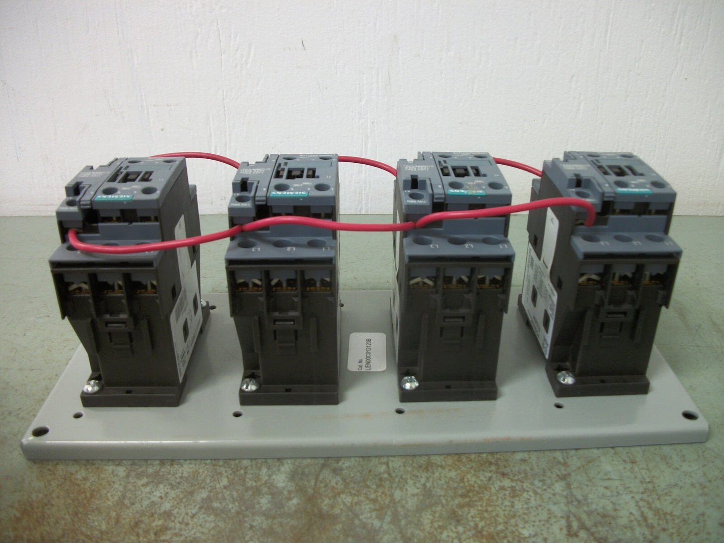 SIEMENS 30AMP LIGHTING CONTACTOR LEN00C012120B 120VCOIL 12POLE NIB