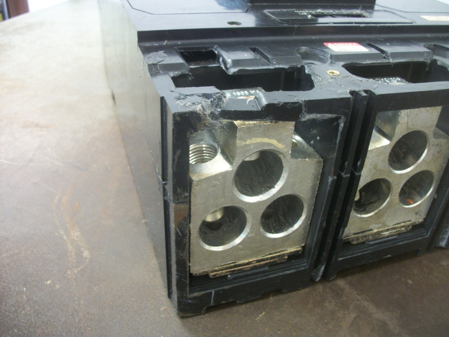 SQUARE D MHL CIRCUIT BREAKER MHL36600 600AMP 600VOLT 3POLE GRAY NO COVERS