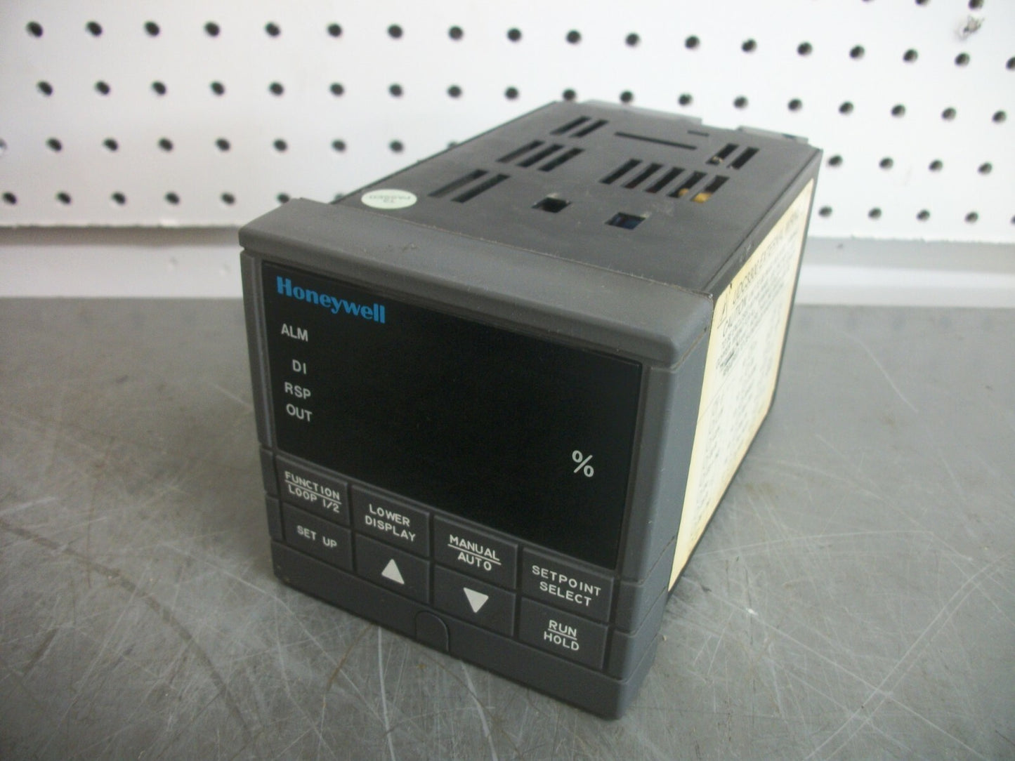 HONEYWELL UDC3300 TEMPERATURE CONTROLLER DC330B-C0-200-10-000000-00-0