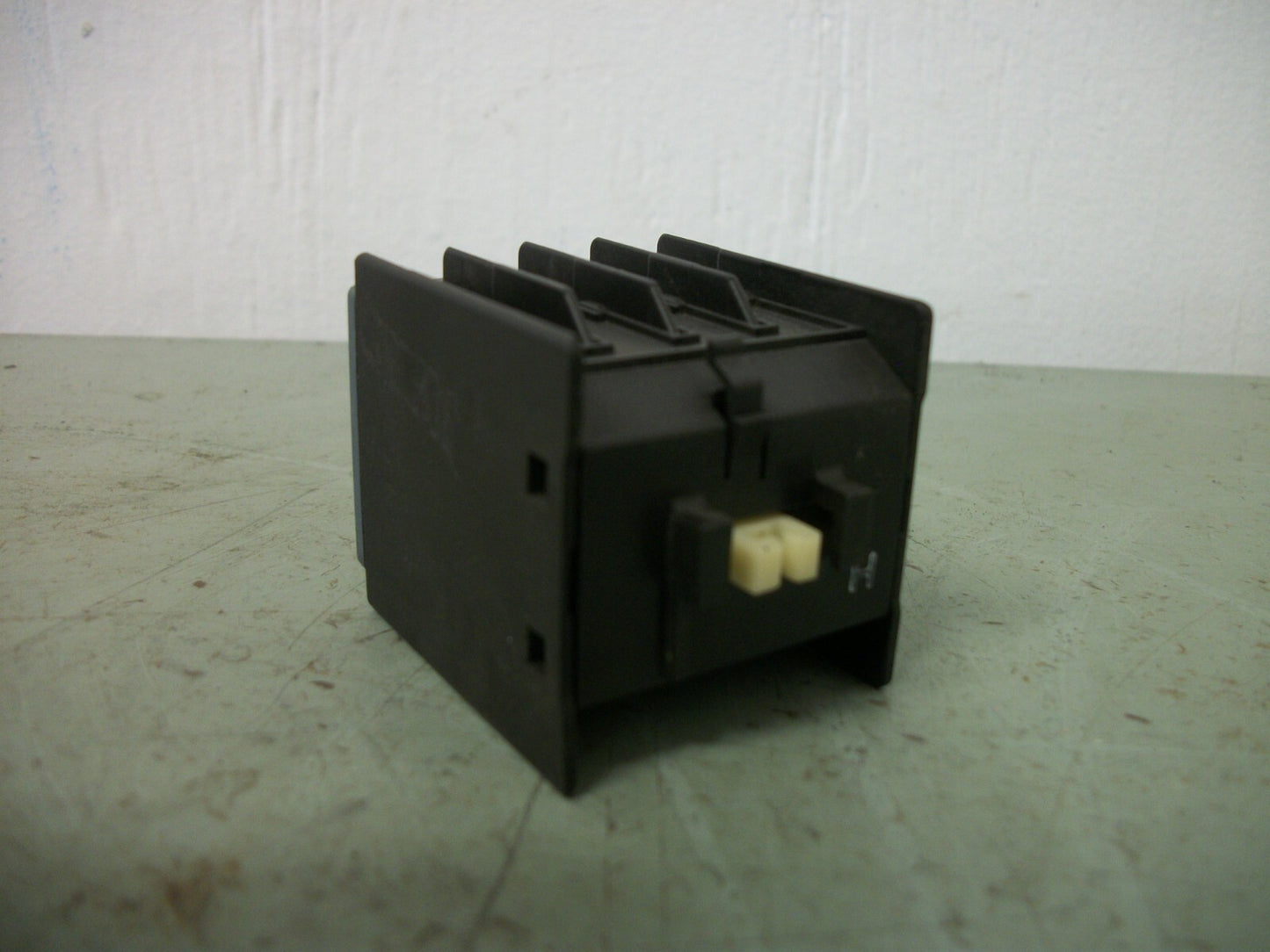 SIEMENS 2N.C 2N.O AUXILIARY CONTACT BLOCK 3RH2911-1HA22