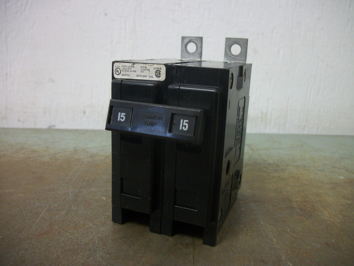 CUTLER-HAMMER BA CIRCUIT BREAKER BAB2015 15AMP 240VOLT 2POLE