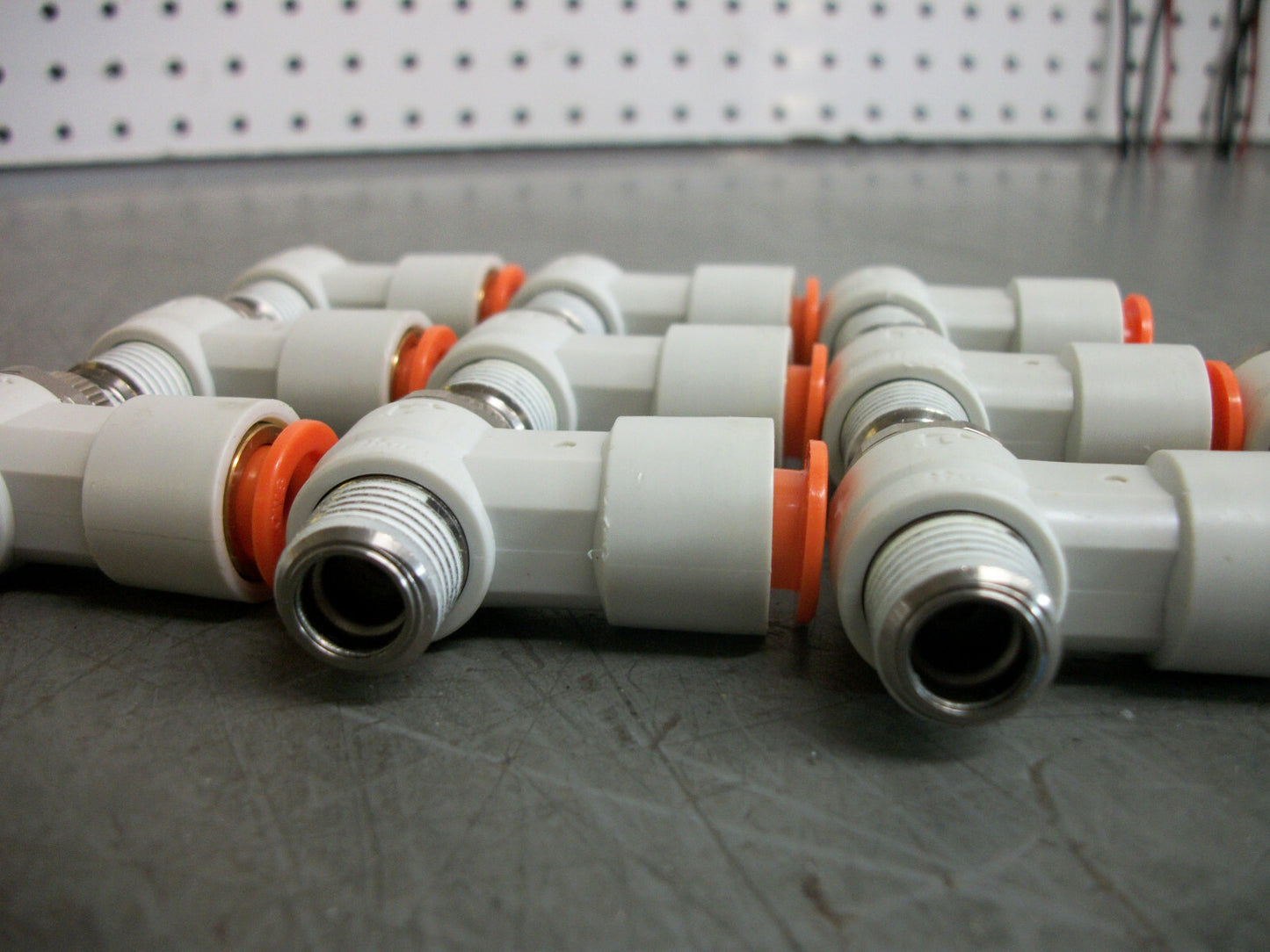 SMC LOT OF 10 3/8" PUSH TO CONNECT SPEED CONTROL VALVES AS2201F WHITE NOB