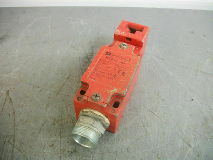 TELEMECANIQUE LIMIT SWITCH XCK-J5910H7