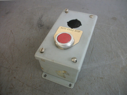 ALLEN-BRADLEY ENCL RED FLUSH MOMENTARY PUSHBUTTON 800T-A