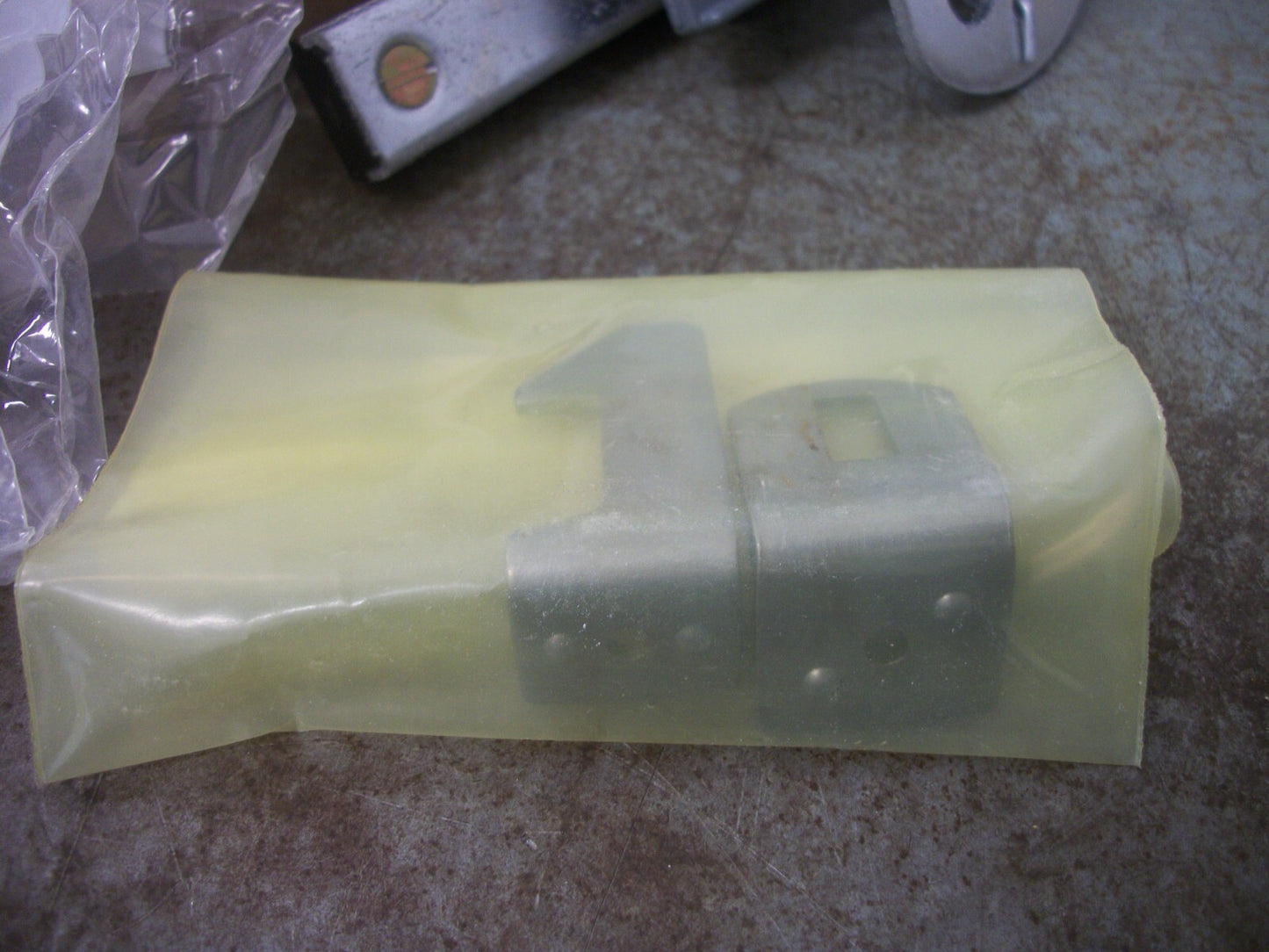 ALLEN-BRADLEY DOOR HARDWARE KIT 1494F-L2 NIB