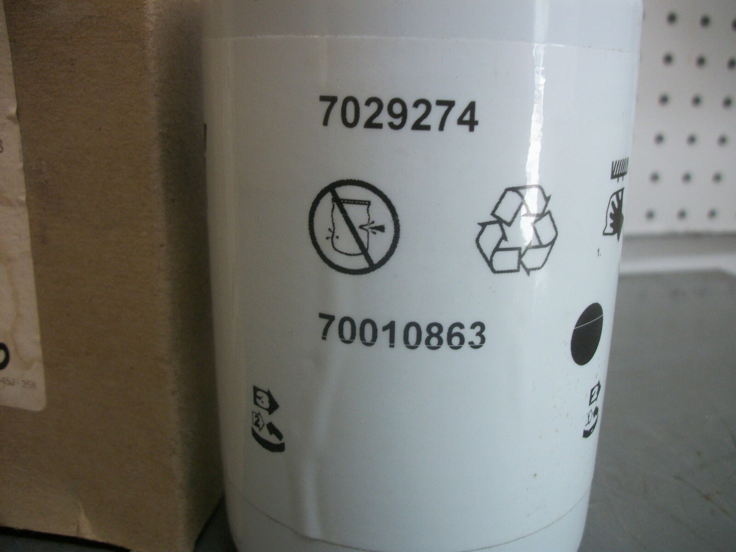 JLG FUEL FILTER 7029274 NIB