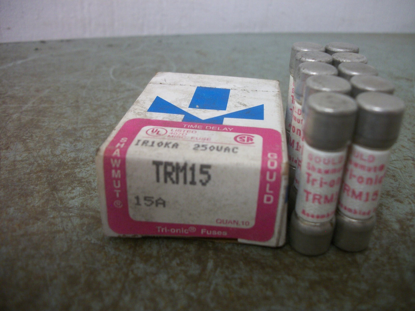 GOULD SHAWMUT BOX OF 10 TRI-ONIC FUSES TRM15 15AMP 250VOLT NIB