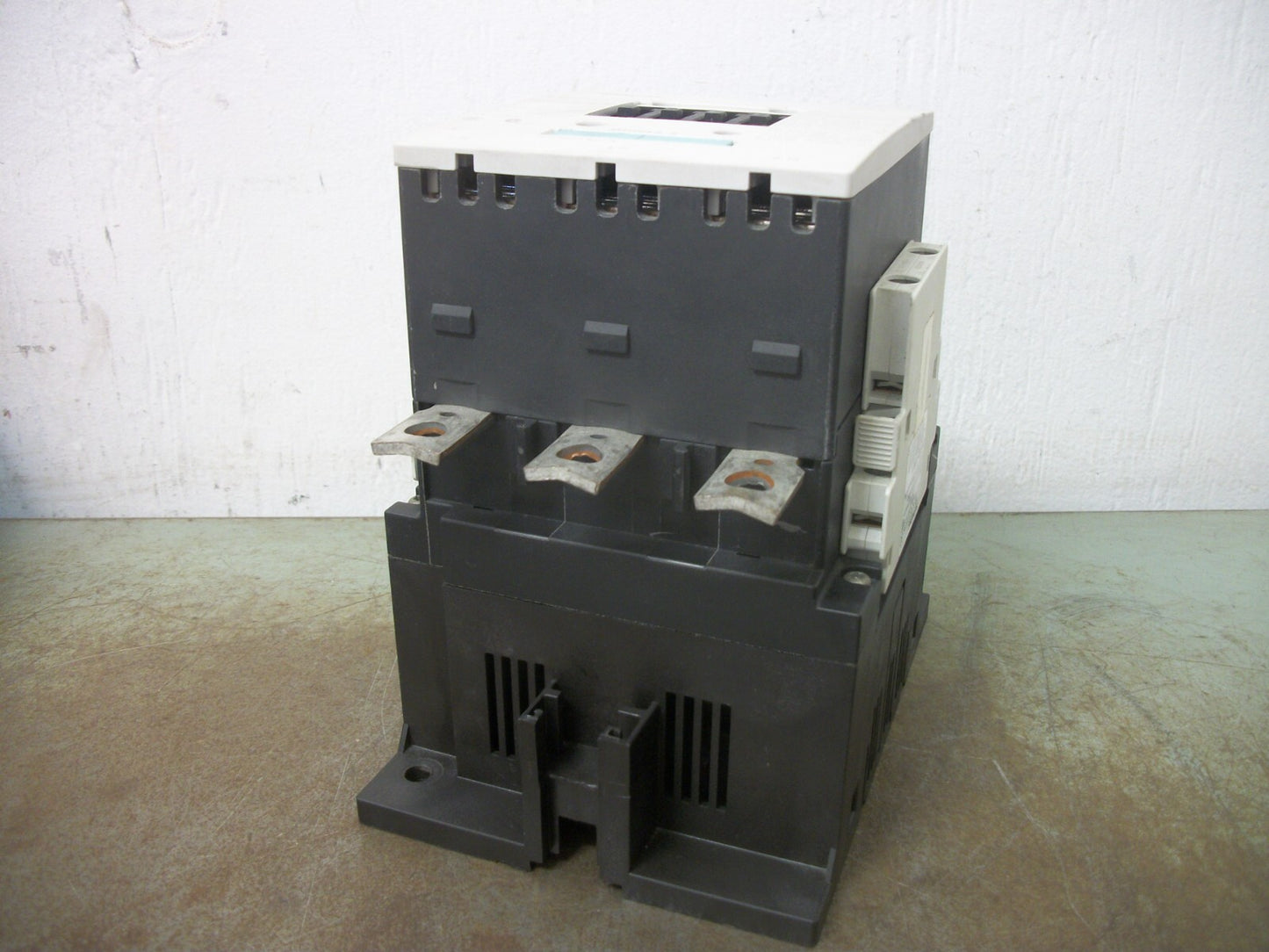 SIEMENS CONTACTOR 3RT1054-6AF36 140AMP 127VCOIL 3PH 600V 125HP