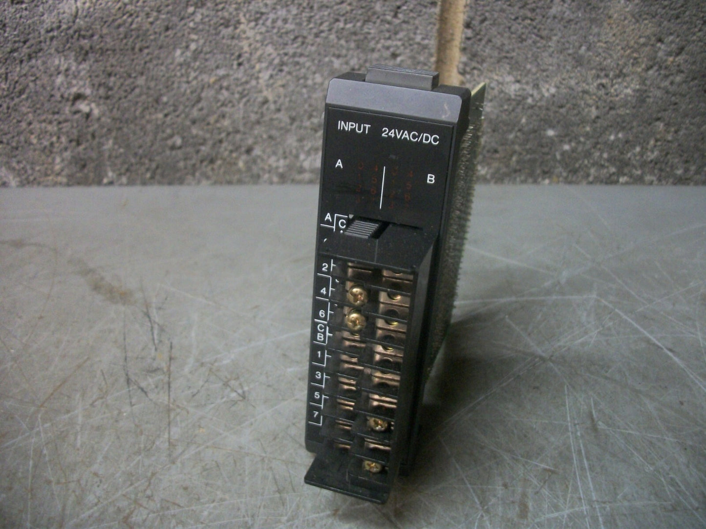 GE FANUC 24VAC/DC PLC INPUT MODULE IC610MDL112A