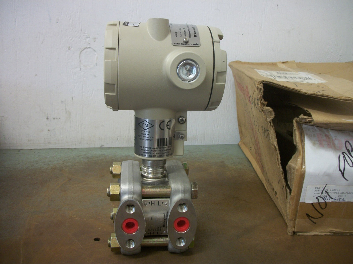 HONEYWELL DIFFERENTIAL PRESSURE TRANSMITTER STD110-E1A-00000-F1D3-A36H NIB