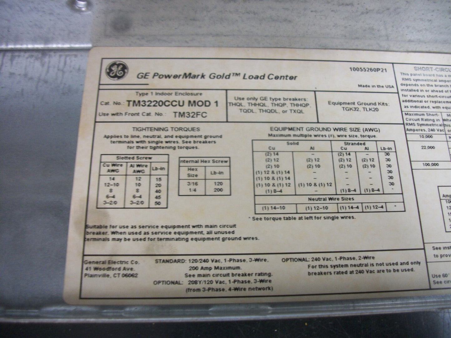 GE LOAD CENTER PANELBOARD TM3220CCU 200AMP 120-240VOLT 1PH W/200A MAIN NOB