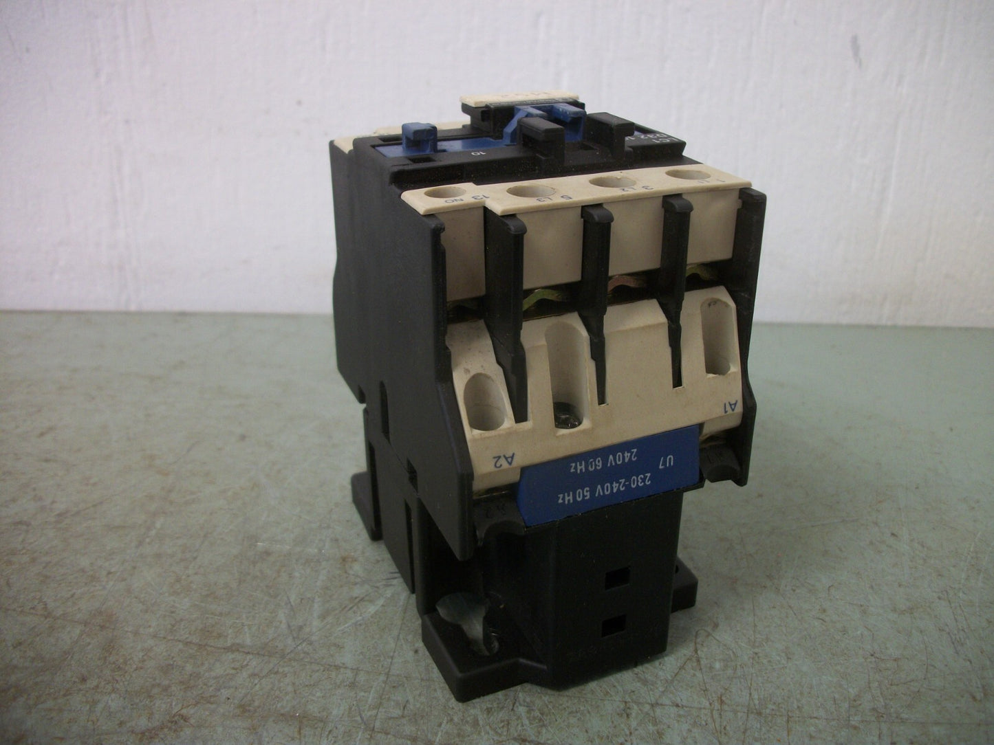 TELEMECANIQUE CONTACTOR LC1D3210U7 50AMP 240VCOIL 3PH 600V 30HP