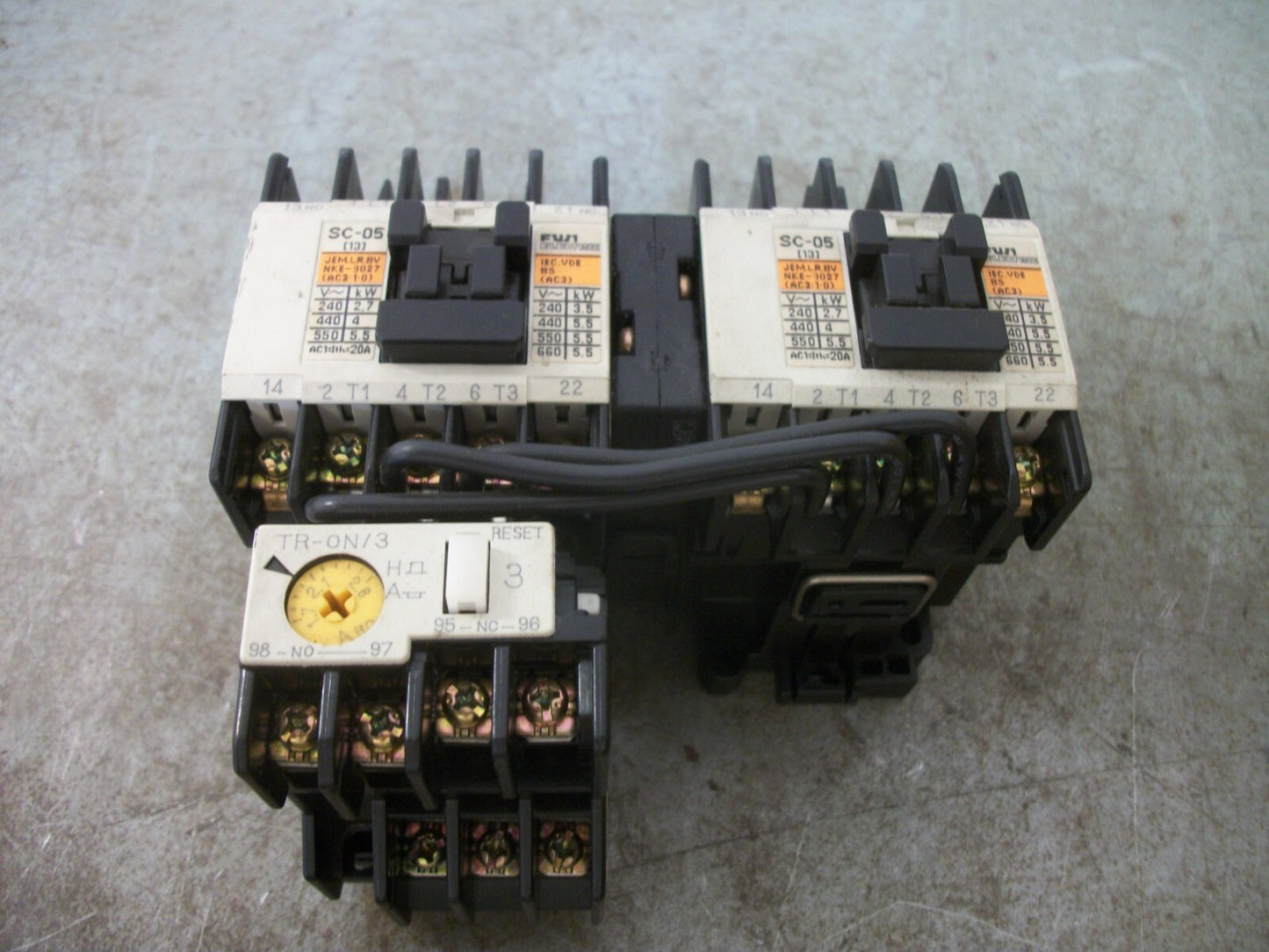 FUJI SC-05 REV MOTOR STARTER 4NC0G0 13AMP 110VCOIL 3PH 600V 5HP