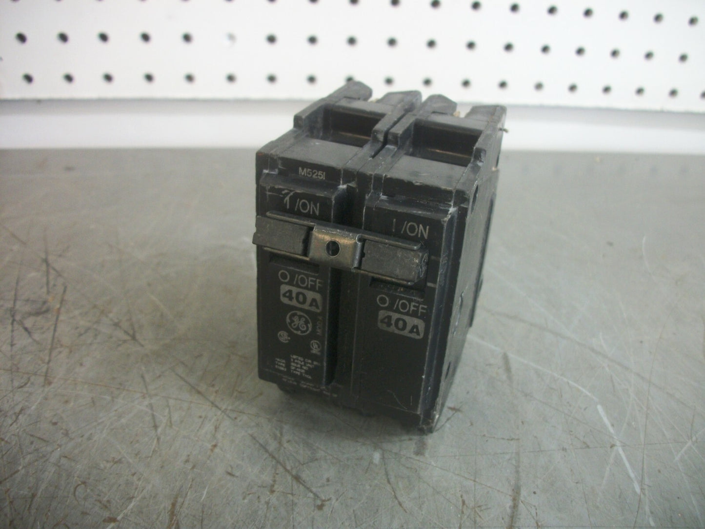 GE THQL CIRCUIT BREAKER THQL2140 40AMP 240VOLT 2POLE