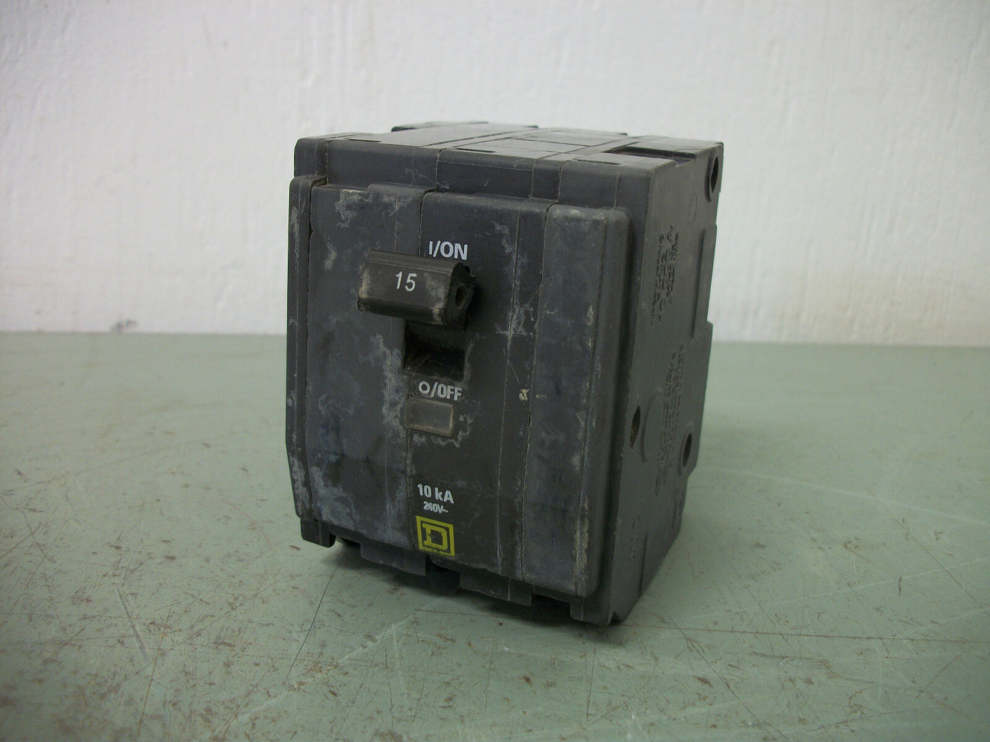 SQUARE D QO CIRCUIT BREAKER QO315 15AMP 240VOLT 3POLE