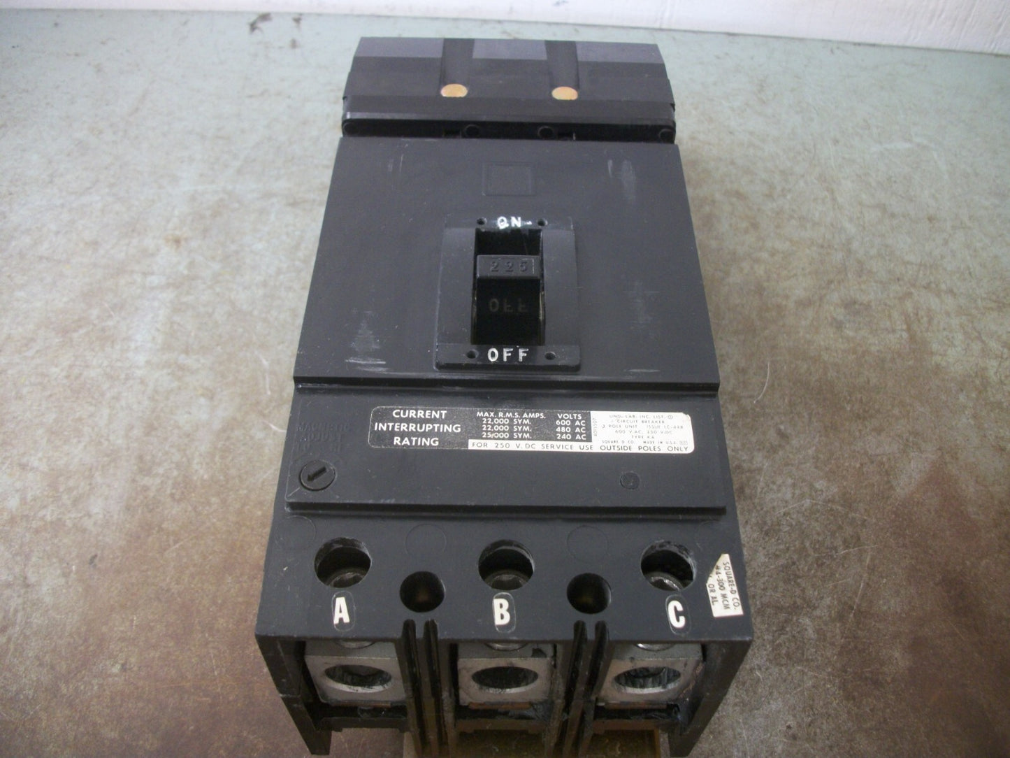 SQUARE D I-LINE KA CIRCUIT BREAKER KA36225 225AMP 600VOLT 3POLE BLACK