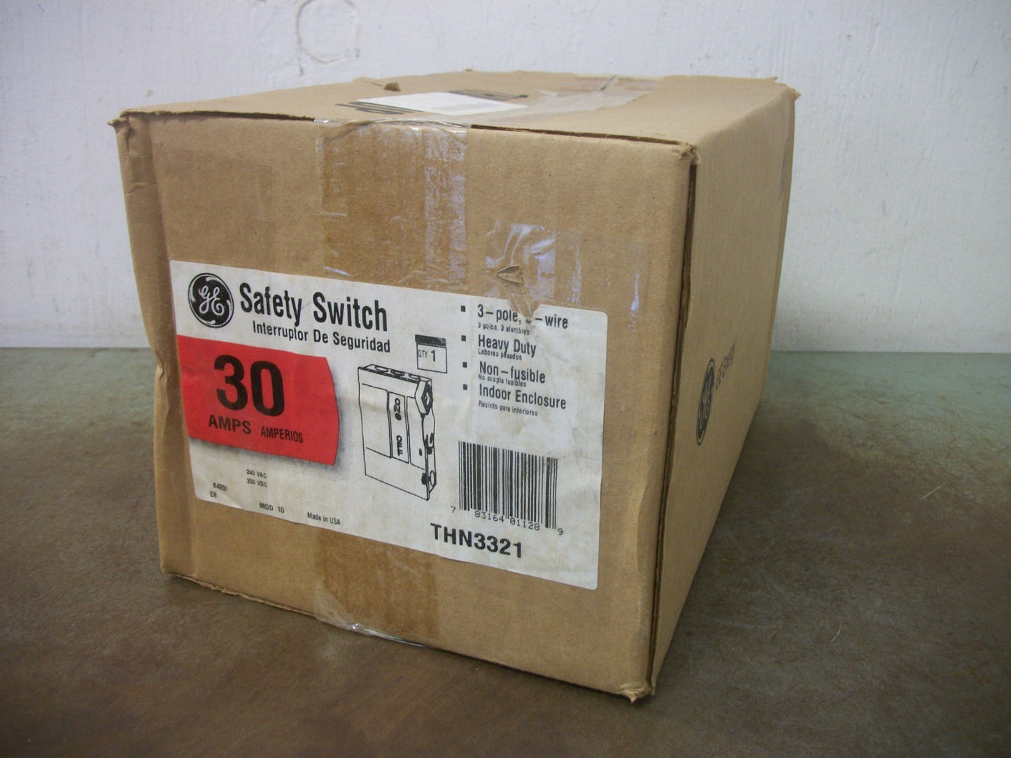 GE DISCONNECT TYPE 1 THN3321 30AMP 240VOLT 3POLE NON-FUSIBLE NIB