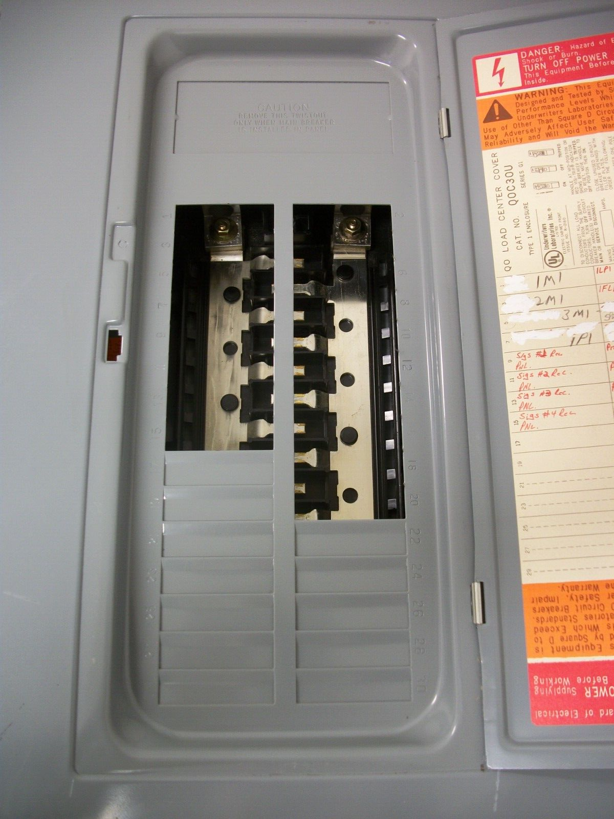 SQUARE D QO LOAD CENTER PANELBOARD QO30L200 200AMP 120/240VOLT 1PH 3W