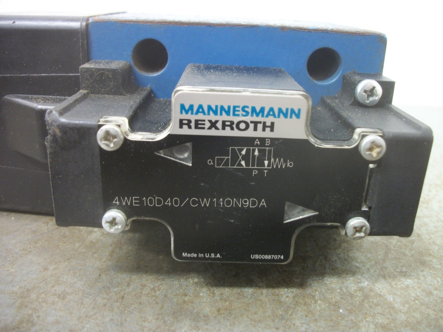 MANNESMANN REXROTH HYDRAULIC SOLENOID DIRECTIONAL VALVE 4WE10D40/CW11ON9DA NOB