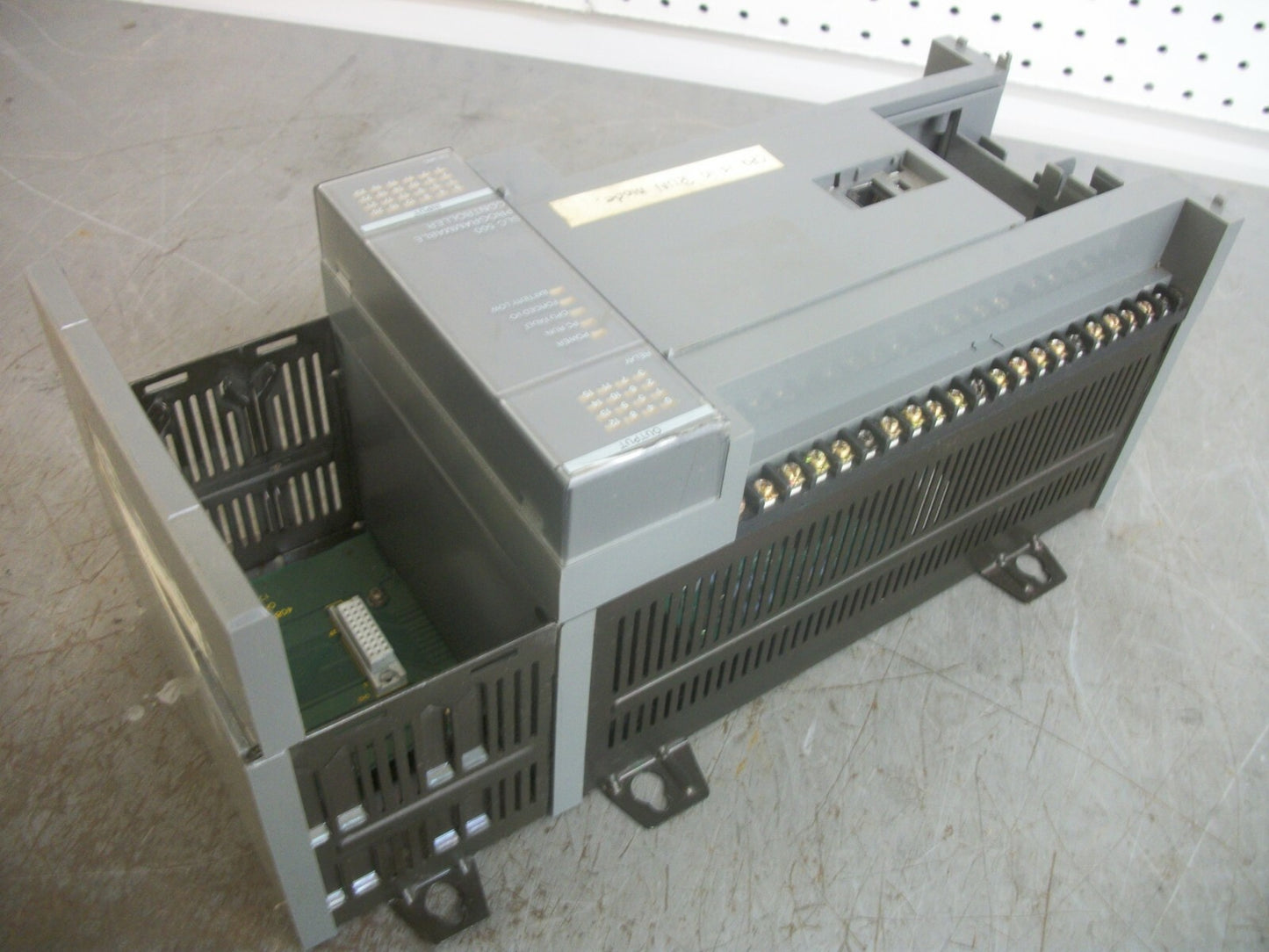 ALLEN-BRADLEY SLC 500 PROCESSOR UNIT 40 I/O 1747-L40A