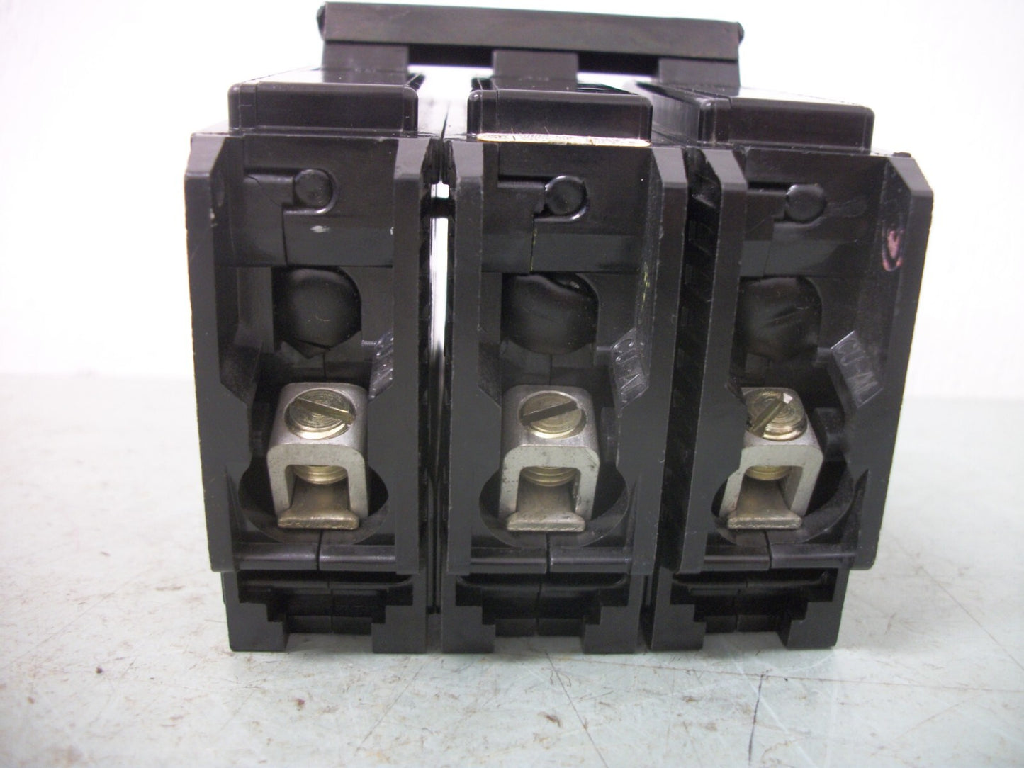 GTE SYLVANIA BQ CIRCUIT BREAKER BQ3C040 BQ340 40AMP 240VOLT 3POLE NOB