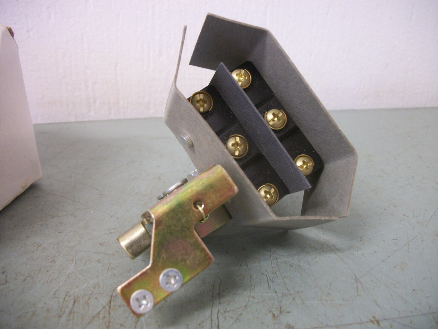 GE AUXILIARY CONTACT KIT THAUX64D NIB