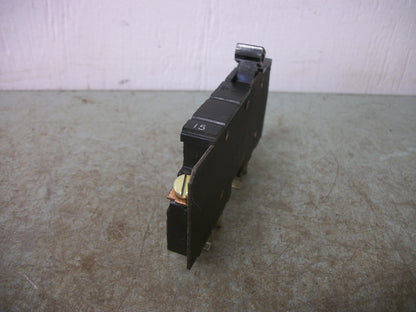 SQUARE D XO CIRCUIT BREAKER XO115 15AMP 120VOLT 1POLE